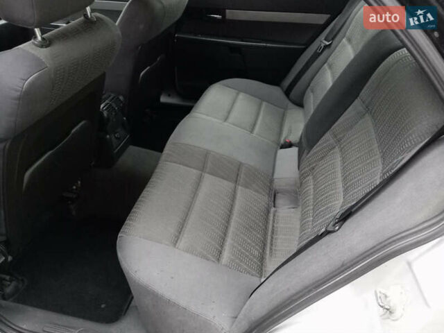 Серый Опель Омега, объемом двигателя 2.17 л и пробегом 289 тыс. км за 2900 $, фото 12 на Automoto.ua