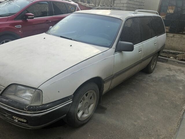 Серый Опель Омега, объемом двигателя 2 л и пробегом 268 тыс. км за 1426 $, фото 3 на Automoto.ua