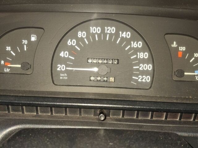 Сірий Опель Омега, об'ємом двигуна 2 л та пробігом 326 тис. км за 1200 $, фото 2 на Automoto.ua