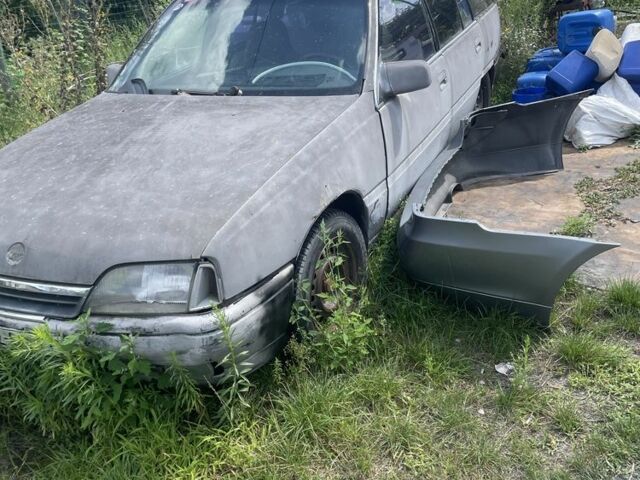 Серый Опель Омега, объемом двигателя 1.8 л и пробегом 472 тыс. км за 481 $, фото 1 на Automoto.ua