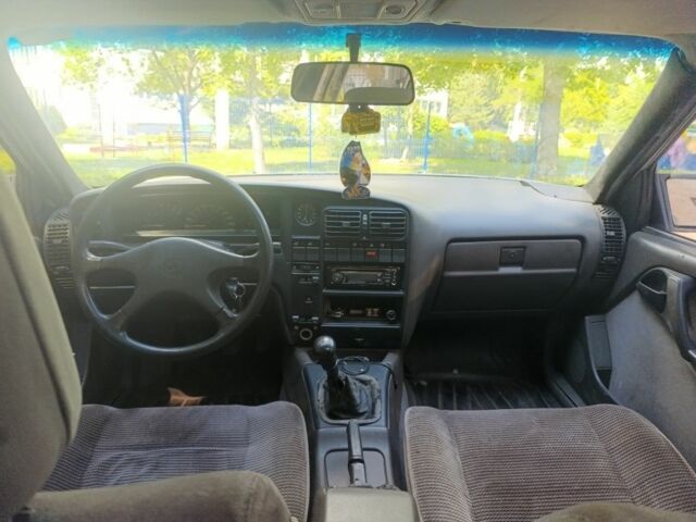 Сірий Опель Омега, об'ємом двигуна 2 л та пробігом 160 тис. км за 1300 $, фото 11 на Automoto.ua