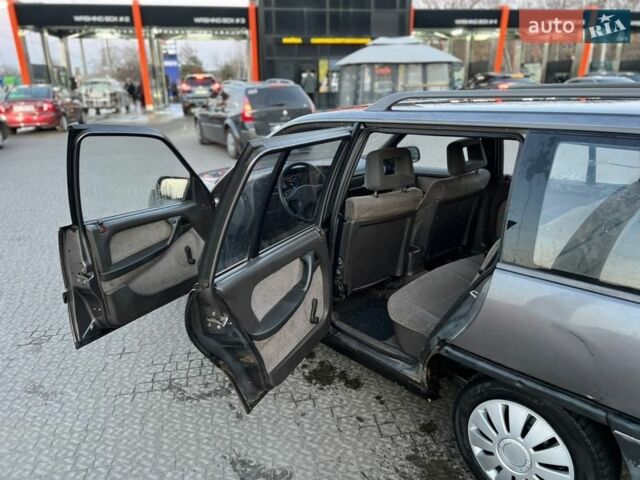 Сірий Опель Омега, об'ємом двигуна 1.8 л та пробігом 187 тис. км за 800 $, фото 8 на Automoto.ua