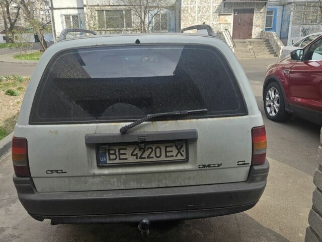 Серый Опель Омега, объемом двигателя 2 л и пробегом 268 тыс. км за 1426 $, фото 1 на Automoto.ua