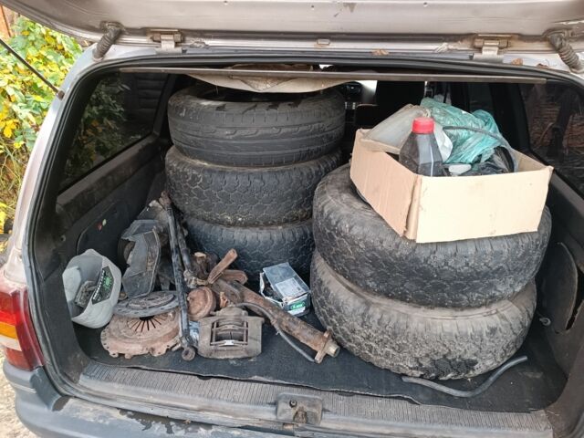 Серый Опель Омега, объемом двигателя 2 л и пробегом 360 тыс. км за 1063 $, фото 5 на Automoto.ua