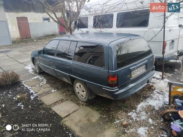 Серый Опель Омега, объемом двигателя 2.3 л и пробегом 1000 тыс. км за 1400 $, фото 1 на Automoto.ua