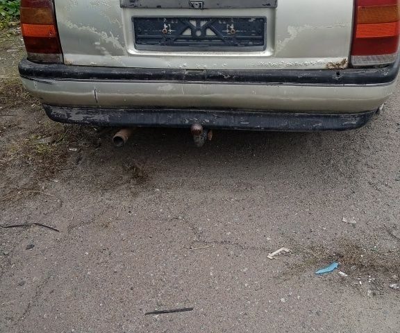 Сірий Опель Омега, об'ємом двигуна 1.8 л та пробігом 146 тис. км за 390 $, фото 2 на Automoto.ua