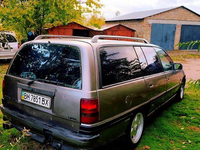 Серый Опель Омега, объемом двигателя 2.6 л и пробегом 250 тыс. км за 1500 $, фото 3 на Automoto.ua