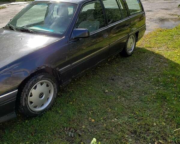 Серый Опель Омега, объемом двигателя 2 л и пробегом 440 тыс. км за 1099 $, фото 5 на Automoto.ua