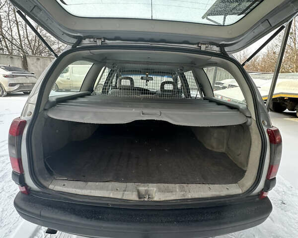 Серый Опель Омега, объемом двигателя 0 л и пробегом 315 тыс. км за 1850 $, фото 61 на Automoto.ua