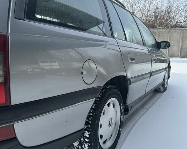 Серый Опель Омега, объемом двигателя 0 л и пробегом 315 тыс. км за 1850 $, фото 13 на Automoto.ua