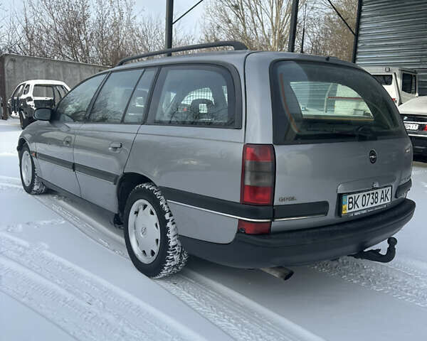 Серый Опель Омега, объемом двигателя 0 л и пробегом 315 тыс. км за 1850 $, фото 6 на Automoto.ua