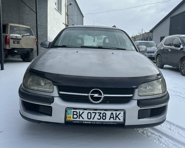 Серый Опель Омега, объемом двигателя 0 л и пробегом 315 тыс. км за 1850 $, фото 1 на Automoto.ua