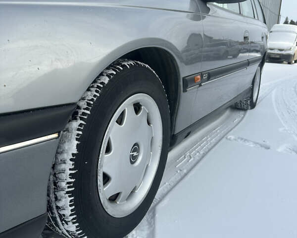 Серый Опель Омега, объемом двигателя 0 л и пробегом 315 тыс. км за 1850 $, фото 9 на Automoto.ua