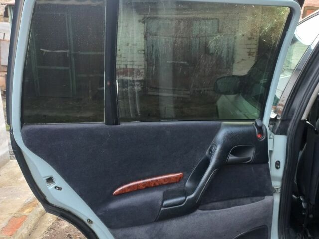 Серый Опель Омега, объемом двигателя 2.5 л и пробегом 300 тыс. км за 3700 $, фото 16 на Automoto.ua