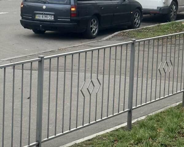 Сірий Опель Омега, об'ємом двигуна 2 л та пробігом 247 тис. км за 2200 $, фото 30 на Automoto.ua