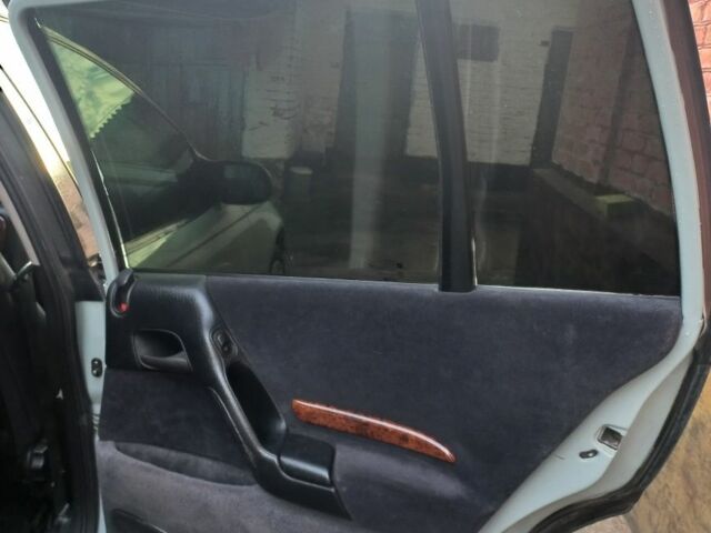 Серый Опель Омега, объемом двигателя 2.5 л и пробегом 300 тыс. км за 3700 $, фото 5 на Automoto.ua