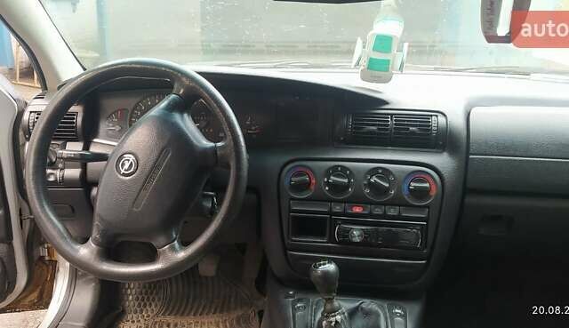 Серый Опель Омега, объемом двигателя 2 л и пробегом 280 тыс. км за 3000 $, фото 7 на Automoto.ua