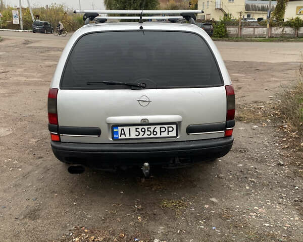 Серый Опель Омега, объемом двигателя 2 л и пробегом 250 тыс. км за 1800 $, фото 5 на Automoto.ua