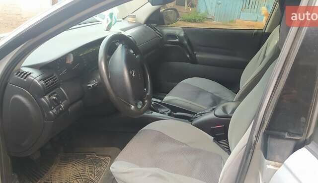 Серый Опель Омега, объемом двигателя 2 л и пробегом 280 тыс. км за 3000 $, фото 1 на Automoto.ua