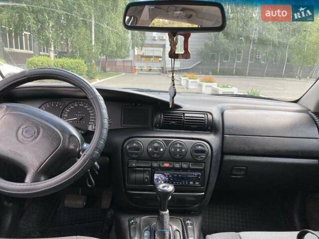 Сірий Опель Омега, об'ємом двигуна 2.5 л та пробігом 235 тис. км за 2500 $, фото 3 на Automoto.ua