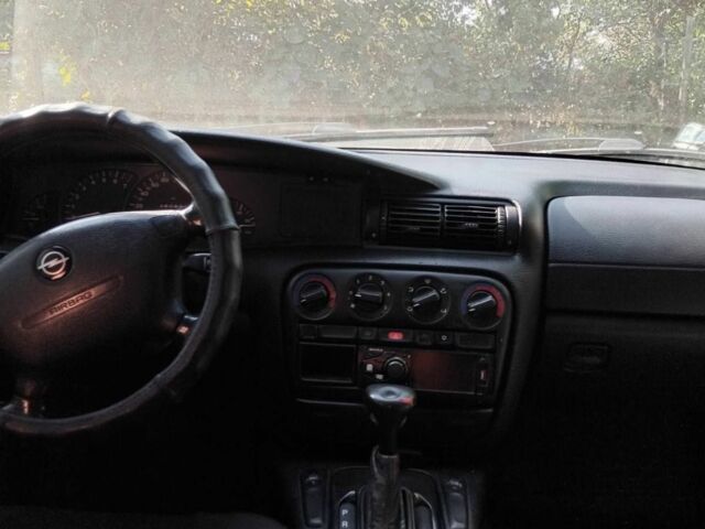 Опель Омега 1998 в Новоукраинке на Automoto.ua Серый Опель Омега, объемом двигателя 2.5 л и пробегом 250 тыс. км за 2400 $, фото 7 на Automoto.ua