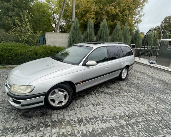 Серый Опель Омега, объемом двигателя 2 л и пробегом 263 тыс. км за 2600 $, фото 3 на Automoto.ua