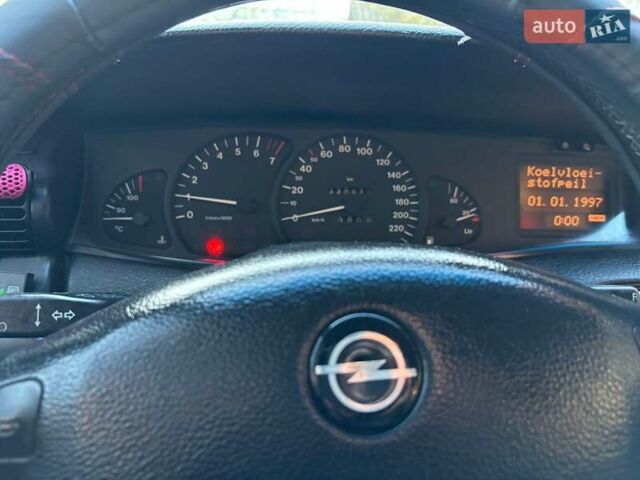 Сірий Опель Омега, об'ємом двигуна 2 л та пробігом 440 тис. км за 1900 $, фото 12 на Automoto.ua