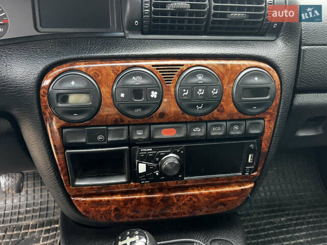 Сірий Опель Омега, об'ємом двигуна 2 л та пробігом 375 тис. км за 1900 $, фото 18 на Automoto.ua