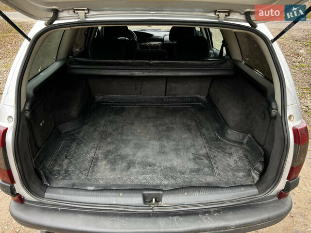 Сірий Опель Омега, об'ємом двигуна 2 л та пробігом 375 тис. км за 1900 $, фото 7 на Automoto.ua