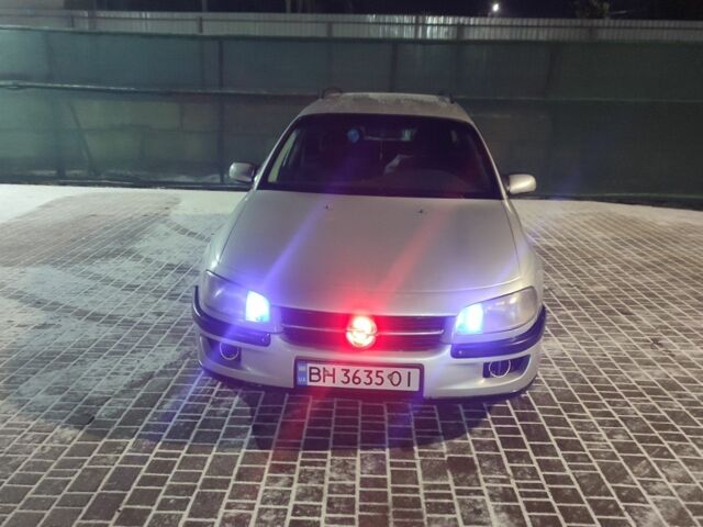 Сірий Опель Омега, об'ємом двигуна 2.5 л та пробігом 200 тис. км за 2500 $, фото 2 на Automoto.ua