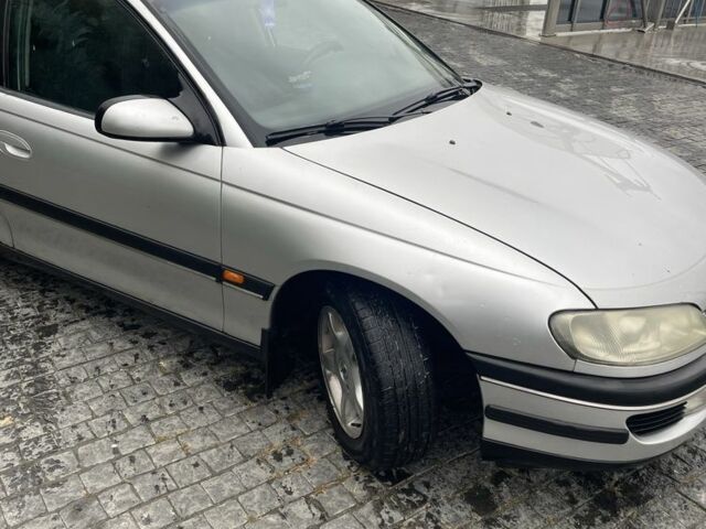 Серый Опель Омега, объемом двигателя 2 л и пробегом 263 тыс. км за 2450 $, фото 7 на Automoto.ua