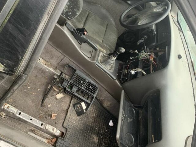 Серый Опель Омега, объемом двигателя 0 л и пробегом 321 тыс. км за 400 $, фото 1 на Automoto.ua