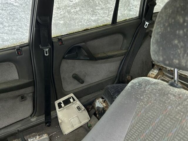 Серый Опель Омега, объемом двигателя 2 л и пробегом 321 тыс. км за 333 $, фото 19 на Automoto.ua