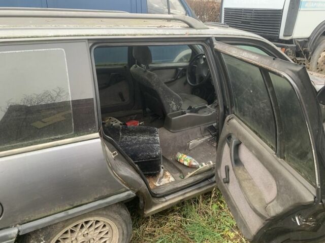 Серый Опель Омега, объемом двигателя 2 л и пробегом 321 тыс. км за 333 $, фото 8 на Automoto.ua