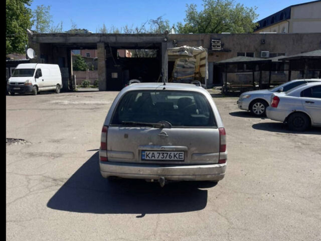 Сірий Опель Омега, об'ємом двигуна 2 л та пробігом 330 тис. км за 2750 $, фото 4 на Automoto.ua