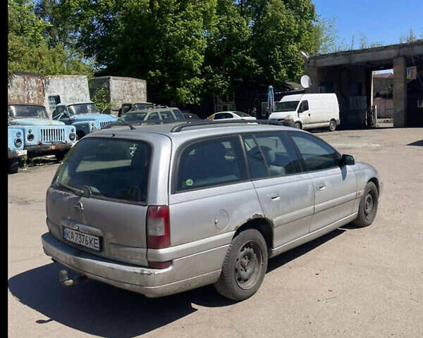 Серый Опель Омега, объемом двигателя 2 л и пробегом 330 тыс. км за 2750 $, фото 1 на Automoto.ua