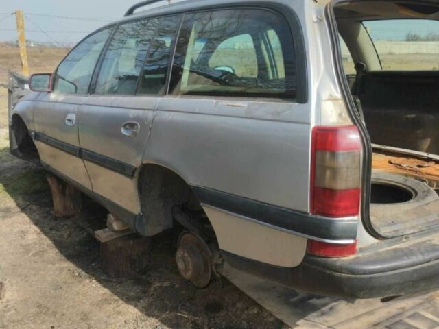 Серый Опель Омега, объемом двигателя 0 л и пробегом 200 тыс. км за 2000 $, фото 1 на Automoto.ua