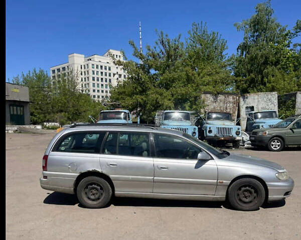Серый Опель Омега, объемом двигателя 2 л и пробегом 330 тыс. км за 2750 $, фото 2 на Automoto.ua