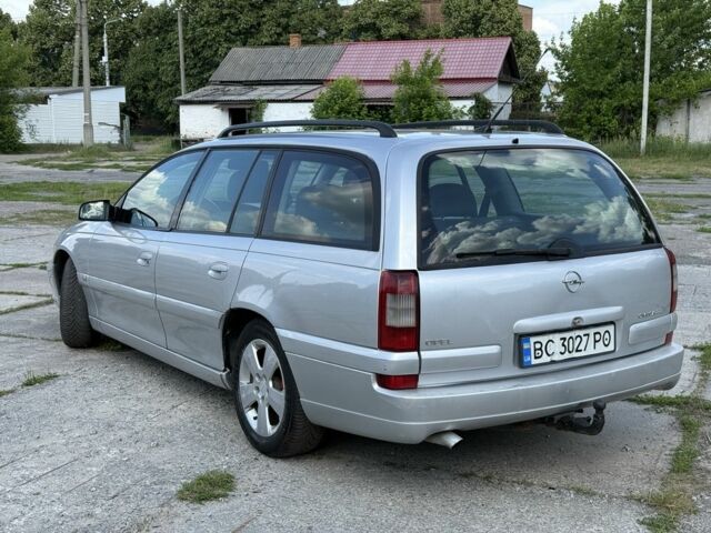 Сірий Опель Омега, об'ємом двигуна 2.2 л та пробігом 325 тис. км за 2000 $, фото 5 на Automoto.ua