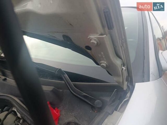 Сірий Опель Омега, об'ємом двигуна 2.2 л та пробігом 178 тис. км за 3500 $, фото 20 на Automoto.ua