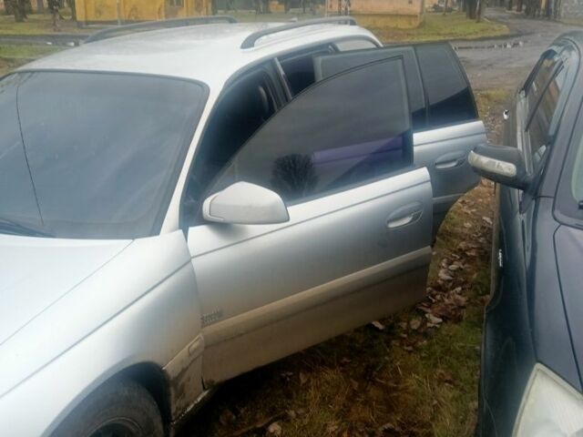 Сірий Опель Омега, об'ємом двигуна 2.2 л та пробігом 351 тис. км за 2500 $, фото 3 на Automoto.ua