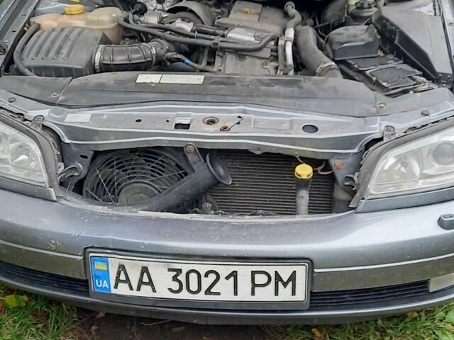 Серый Опель Омега, объемом двигателя 2.2 л и пробегом 330 тыс. км за 1500 $, фото 1 на Automoto.ua