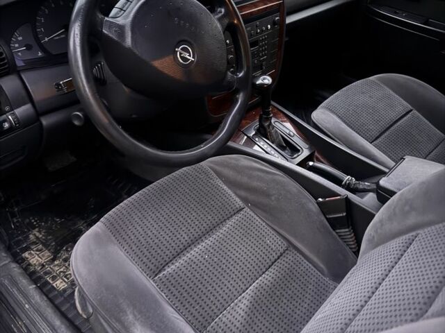 Серый Опель Омега, объемом двигателя 0 л и пробегом 250 тыс. км за 1500 $, фото 4 на Automoto.ua