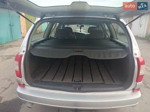 Сірий Опель Омега, об'ємом двигуна 2.2 л та пробігом 178 тис. км за 3500 $, фото 6 на Automoto.ua