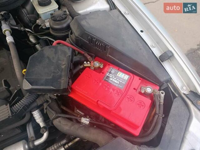 Сірий Опель Омега, об'ємом двигуна 2.2 л та пробігом 178 тис. км за 3500 $, фото 18 на Automoto.ua