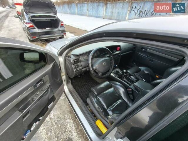 Серый Опель Омега, объемом двигателя 2.2 л и пробегом 245 тыс. км за 3300 $, фото 9 на Automoto.ua