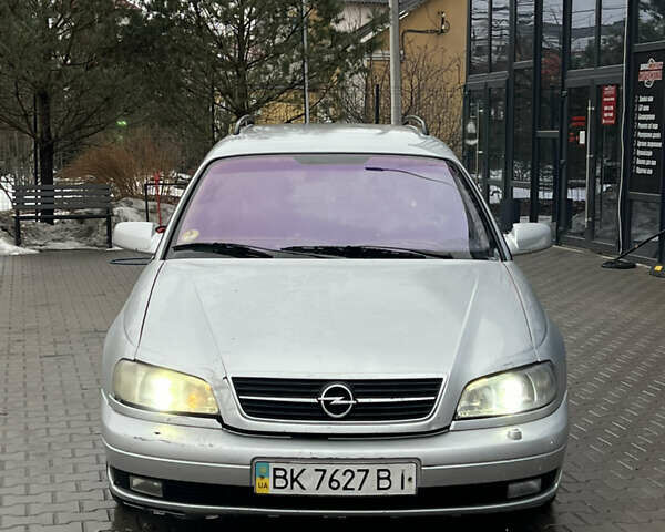 Серый Опель Омега, объемом двигателя 2.5 л и пробегом 361 тыс. км за 2850 $, фото 1 на Automoto.ua