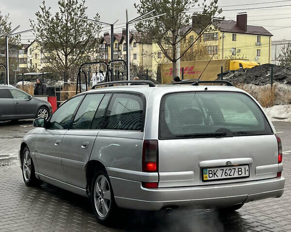 Серый Опель Омега, объемом двигателя 2.5 л и пробегом 361 тыс. км за 2850 $, фото 5 на Automoto.ua