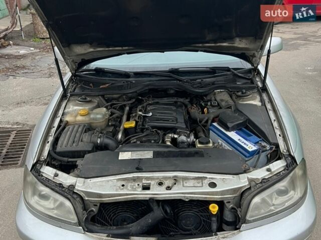 Серый Опель Омега, объемом двигателя 2.5 л и пробегом 451 тыс. км за 1800 $, фото 13 на Automoto.ua