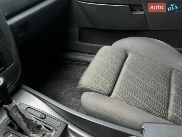 Серый Опель Омега, объемом двигателя 2.5 л и пробегом 451 тыс. км за 1800 $, фото 18 на Automoto.ua